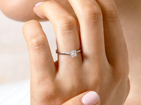 Solitärring Surprise in 9K Weißgold mit Diamant 0,50ct