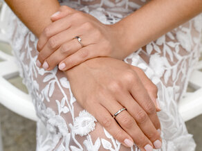 Spannring Twist Petite in 14K Weißgold mit Diamant 0,04ct G/SI