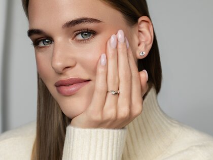 Spannring Twist Petite in 14K Weißgold mit Diamant 0,13ct G/SI