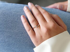 Spannring Twist Petite in 14K Weißgold mit Diamant 0,09ct G/SI
