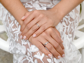 Spannring Twist in 14K Weißgold mit Diamant 0,03ct G/SI