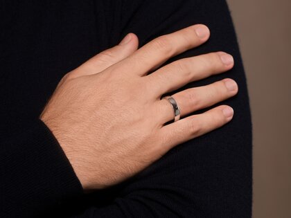 Ring Modern 5mm in 9K Weißgold matt