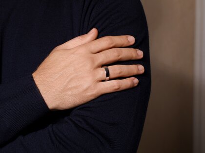 Ring Modern 6mm in 9K Weißgold matt