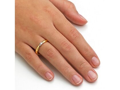 Eheringe Diamond Star in 14K Gelbgold mit Diamant 0,15ct G/SI